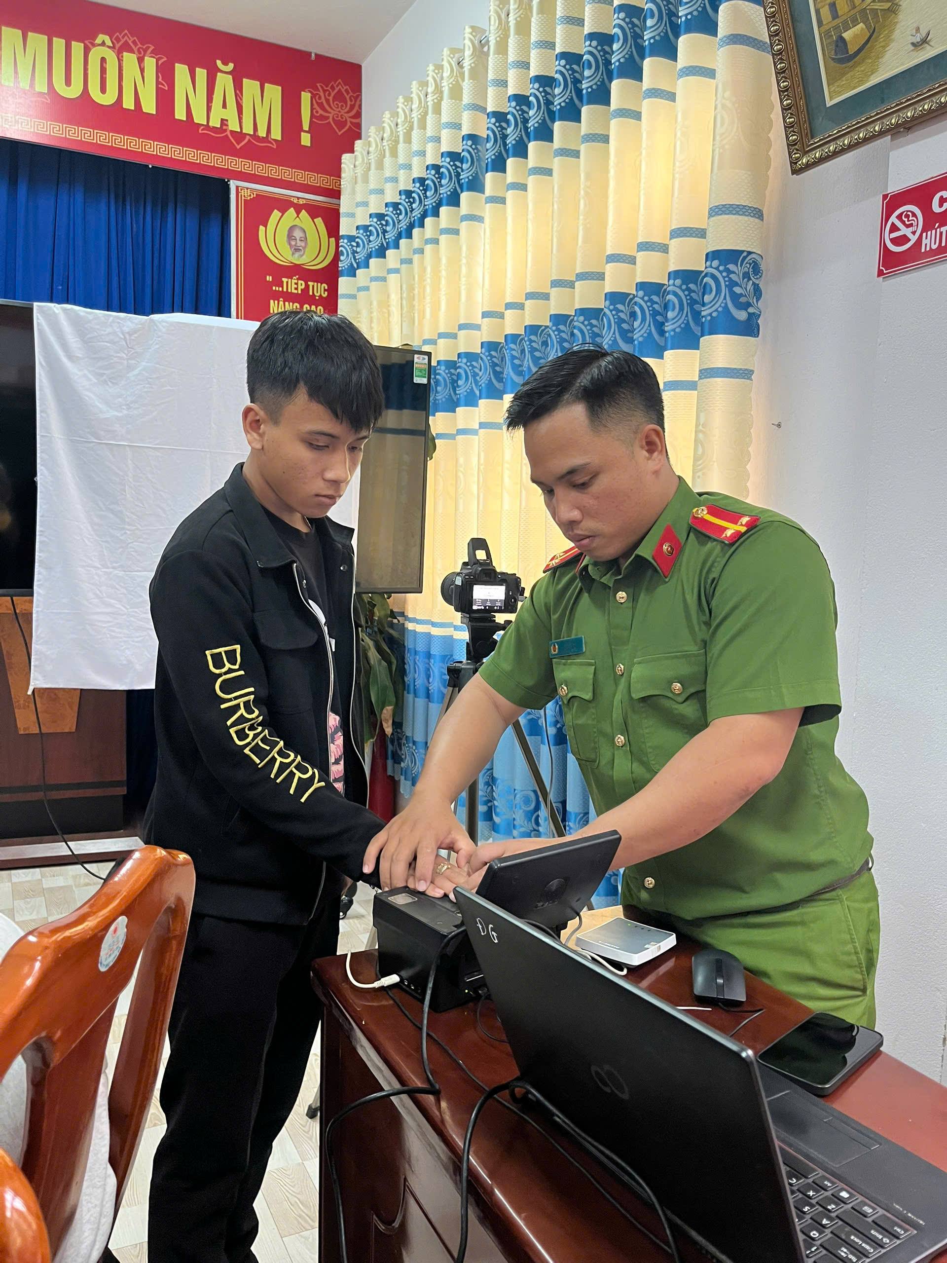 anh tin bai